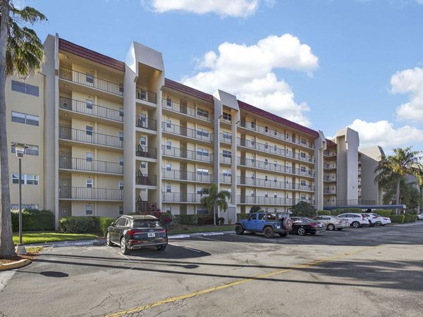 3590 Via Poinciana, Unit 202, Lake Worth, FL 33467