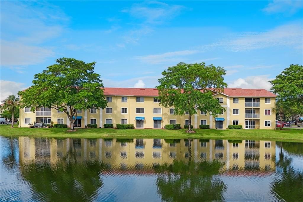 8298 Key Royal Ln, Unit 415, Naples, FL 34119 Photo