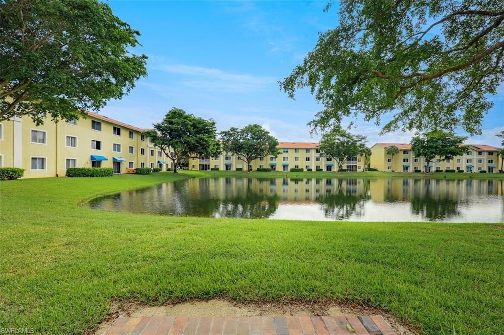 8298 Key Royal Ln, Unit 415, Naples, FL 34119 Photo