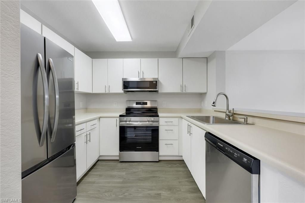 8298 Key Royal Ln, Unit 415, Naples, FL 34119 Photo