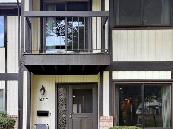 16317 Heather Lane , Middleburg Heights, OH 44130