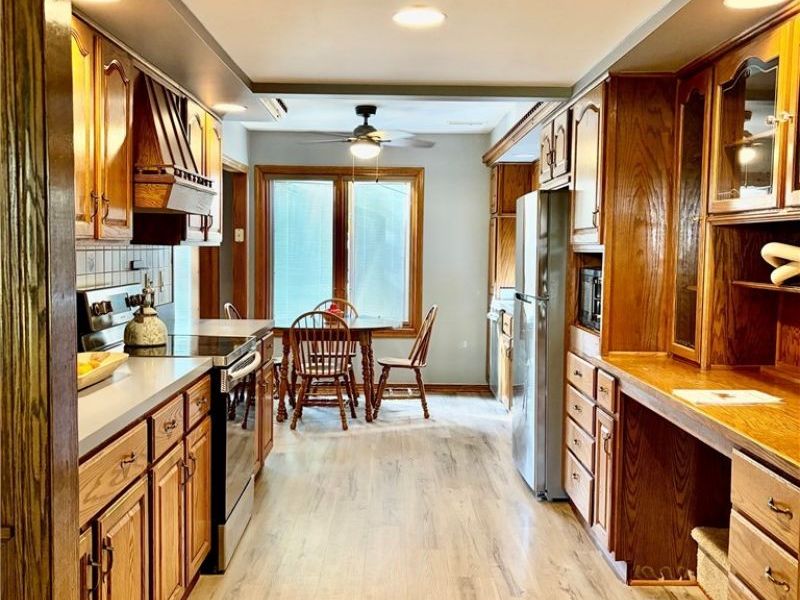 16317 Heather Lane, Middleburg Heights, OH 44130 Photo 12