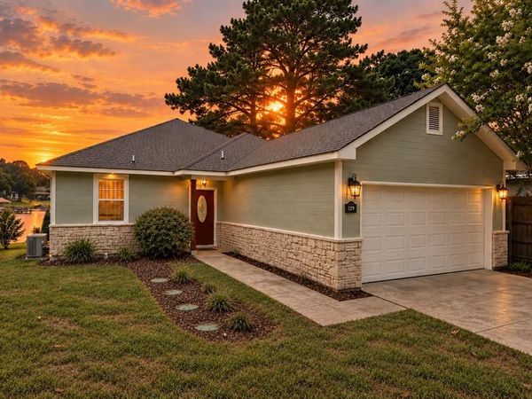 182 Oak Hills Drive, Mabank, TX 75156