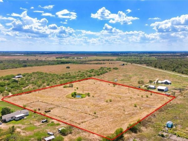 417 High Ridge Meadows Drive , Gonzales, TX 78629