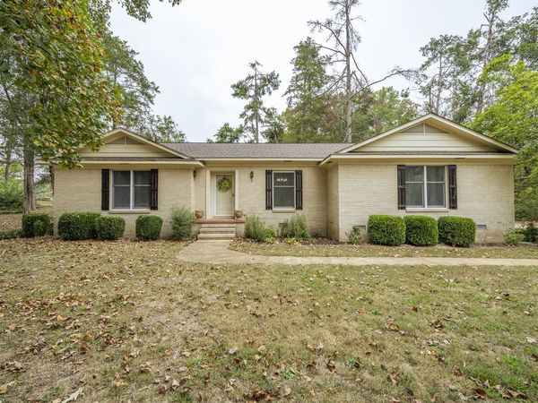 70 HOLT ST , Savannah, TN 38372