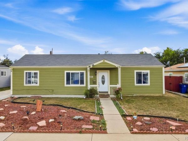 871 Victor Street , Aurora, CO 80011