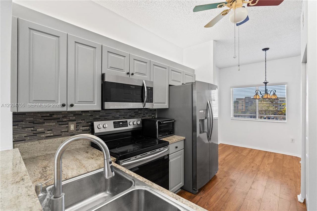7647 Southampton Ter, Unit 314, Tamarac, FL 33321 Photo