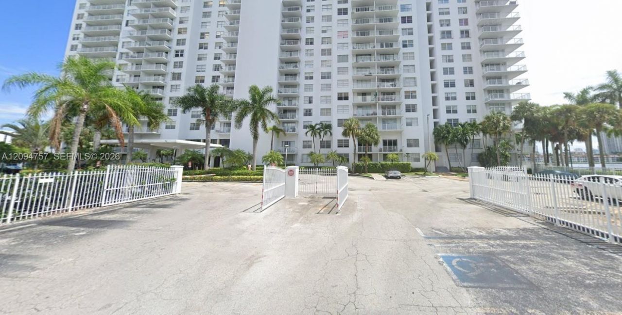 2801 NE 183rd St , Unit 111W, Aventura, FL 33160 Photo