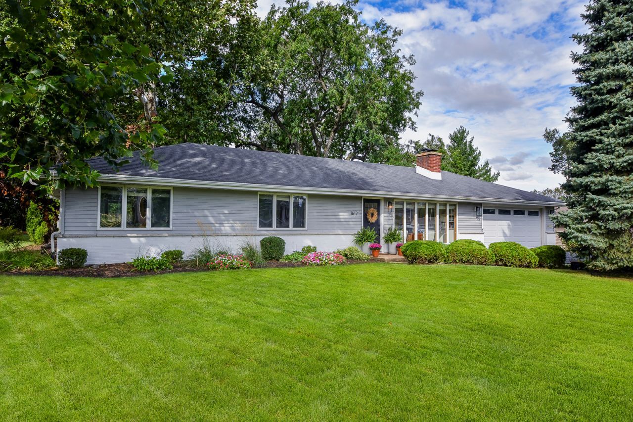 1612 N Washington Street, Wheaton, IL 60187 Main Photo