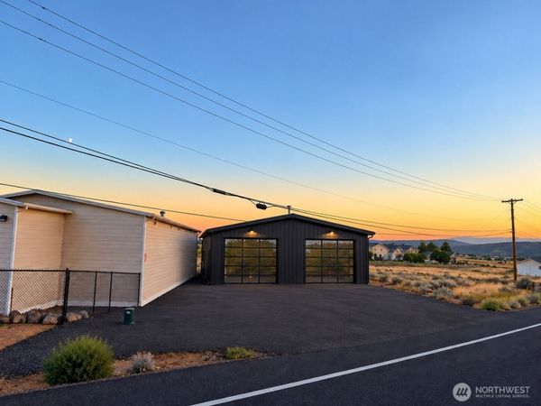 9817 NW Crescent Bar Road, Quincy, WA 98848