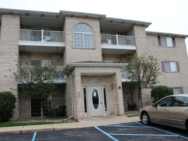 1985 W 75th , Unit 27, Merrillville, IN 46410