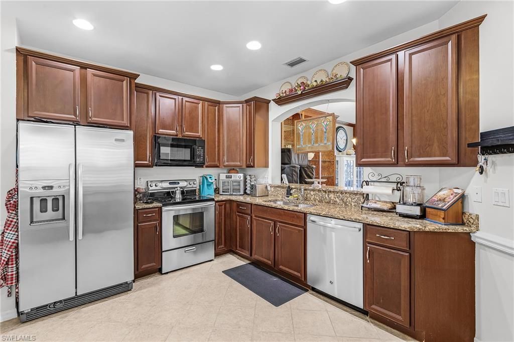2425 Laurentina Ln , Cape Coral, FL 33909 Photo