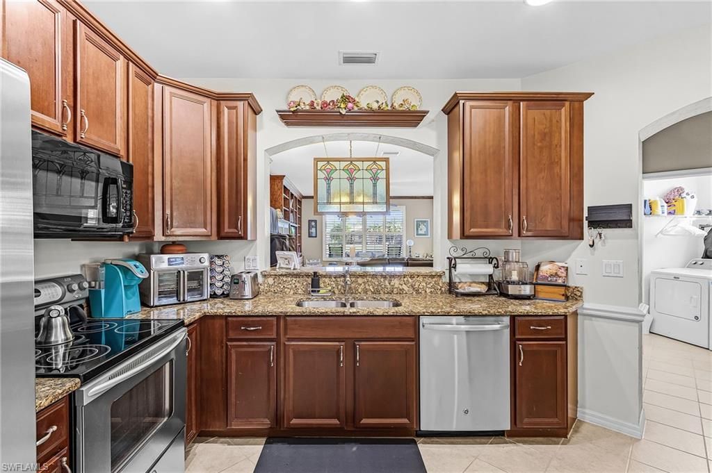 2425 Laurentina Ln , Cape Coral, FL 33909 Photo