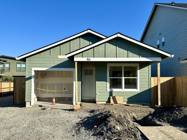 86 Gangnes Drive, Talent, OR 97540