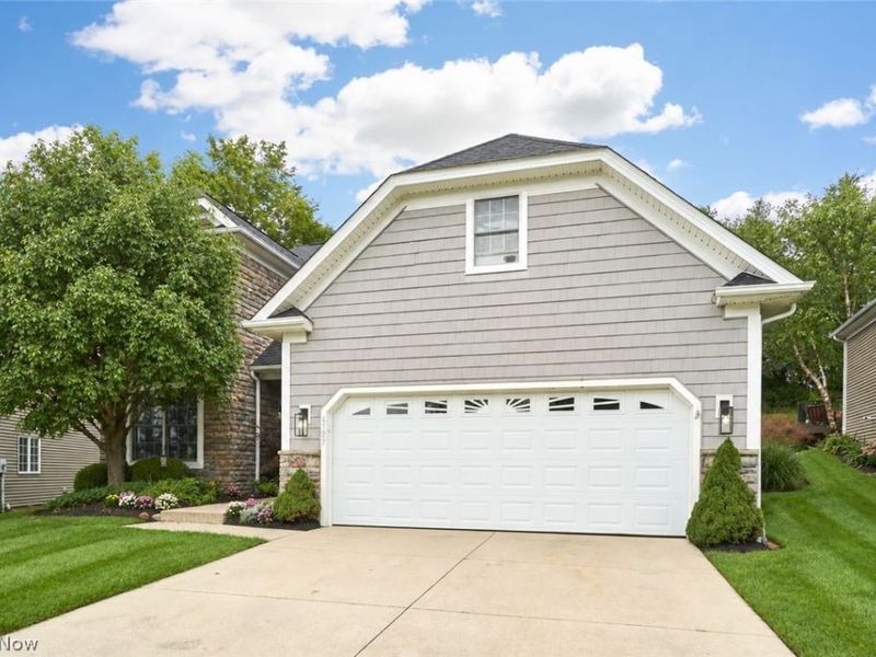 4127 Overbrook Drive, Brecksville, OH 44141 Photo 2