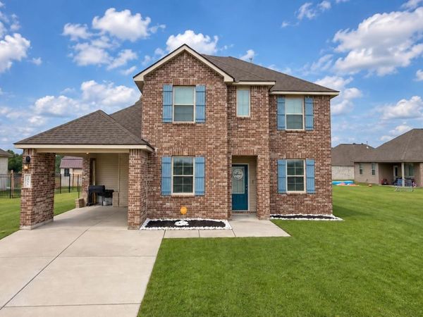 3401 Fountain View Ave, Zachary, LA 70791