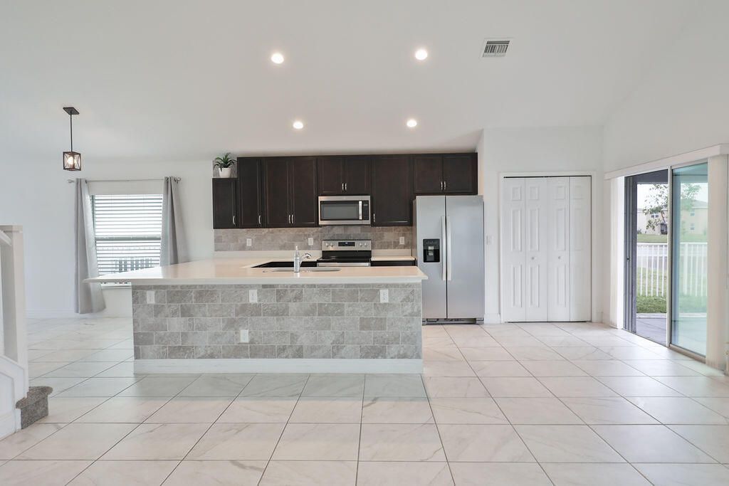 9725 Starboard Drive, Fort Pierce, FL 34945 Photo