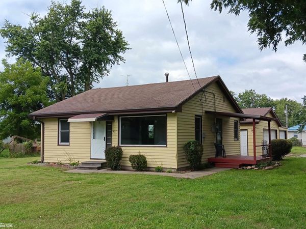 431 W Main Street, Agency, IA 52537