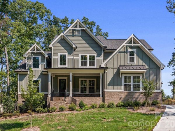 80 42nd Avenue Drive NW, Hickory, NC 28601