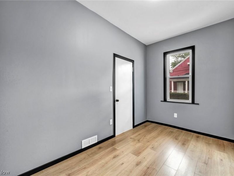 7041 Roy Avenue, Cleveland, OH 44104 Photo 17