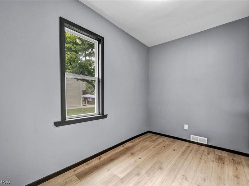 7041 Roy Avenue, Cleveland, OH 44104 Photo 18
