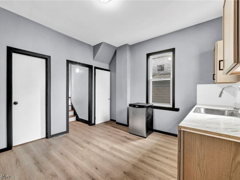 7041 Roy Avenue, Cleveland, OH 44104 Photo 21