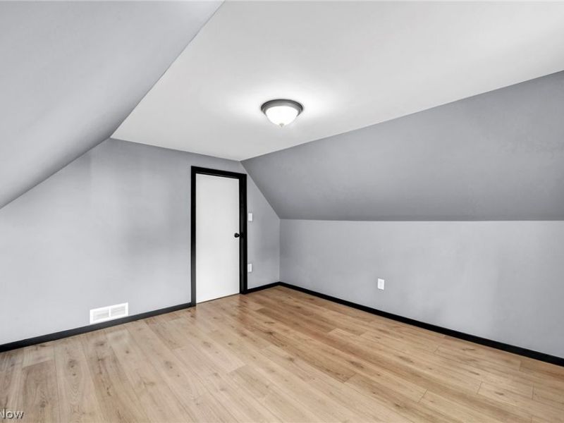 7041 Roy Avenue, Cleveland, OH 44104 Photo 32