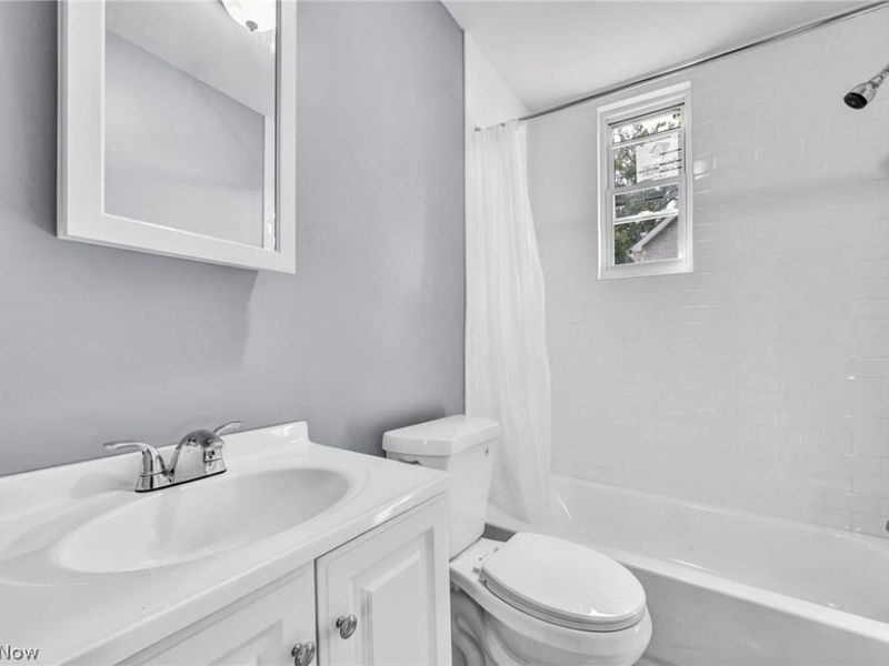 7041 Roy Avenue, Cleveland, OH 44104 Photo 33