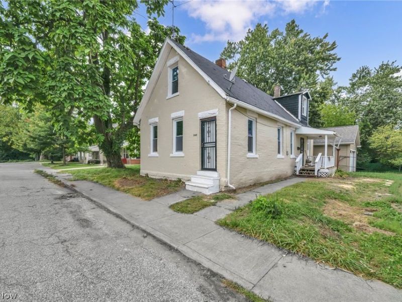 7041 Roy Avenue, Cleveland, OH 44104 Photo 4
