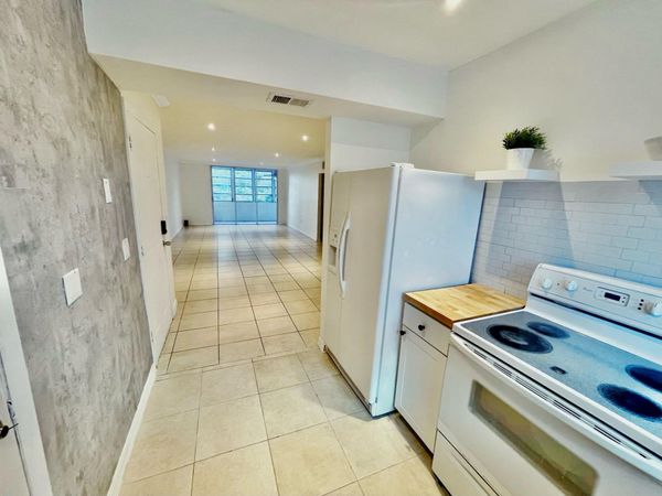1410 S FEDERAL Highway, Unit 205, Lake Worth Beach, FL 33460