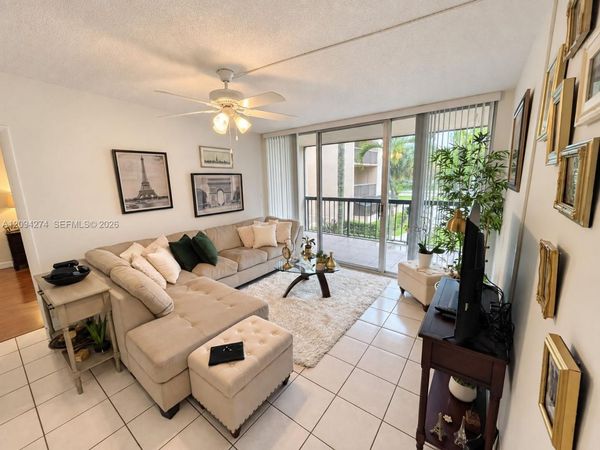 10425 SW 112th Ave , Unit 220, Miami, FL 33176