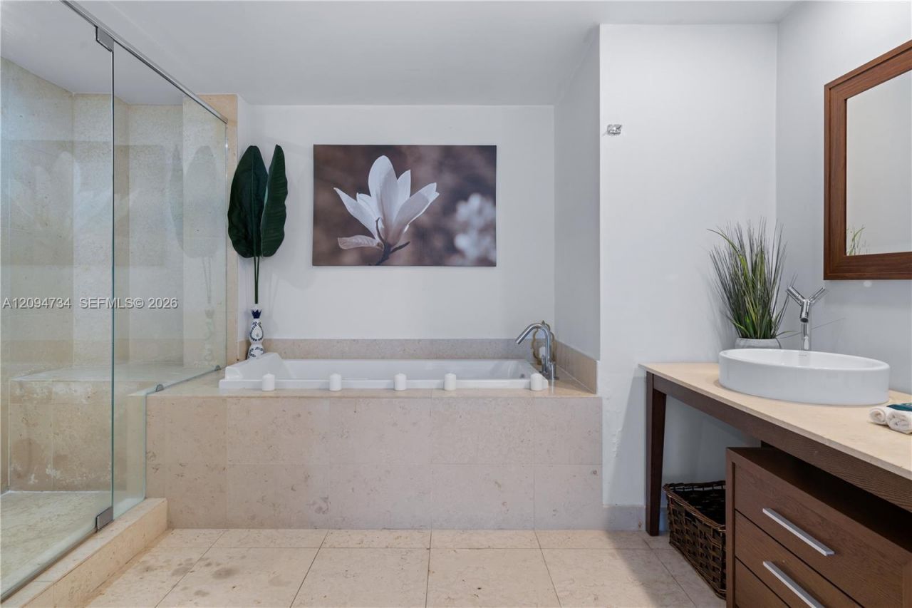 485 Brickell Ave , Unit 3904, Miami, FL 33131 Photo