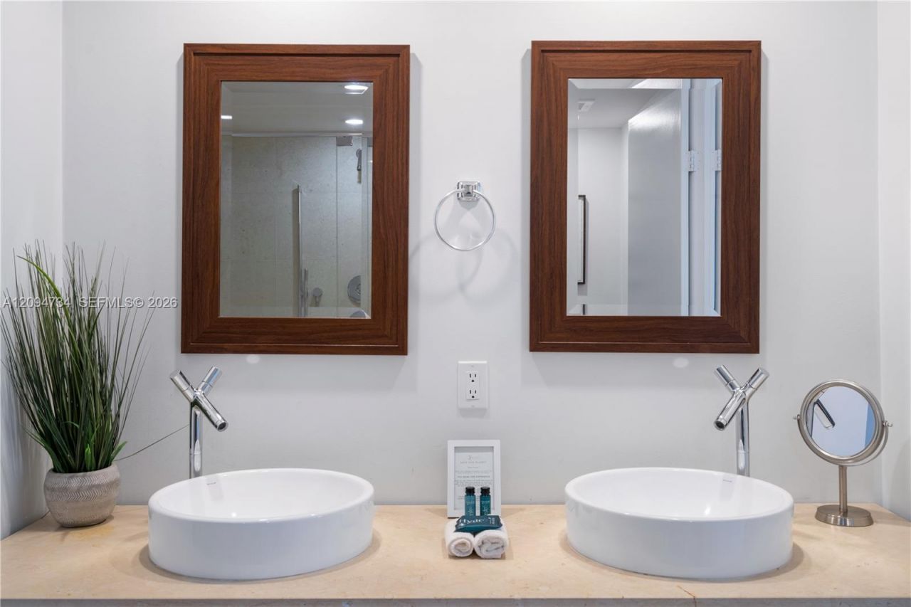 485 Brickell Ave , Unit 3904, Miami, FL 33131 Photo