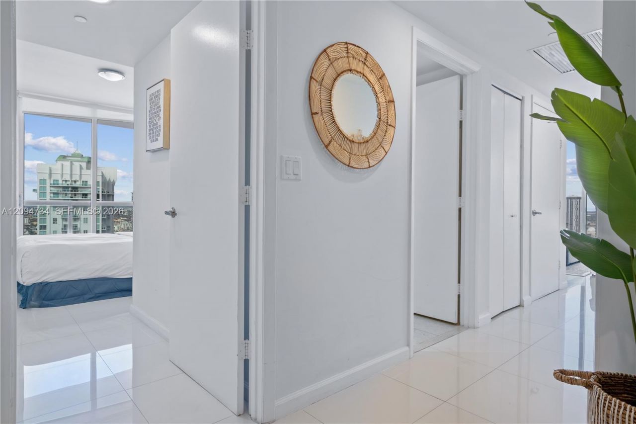485 Brickell Ave , Unit 3904, Miami, FL 33131 Photo