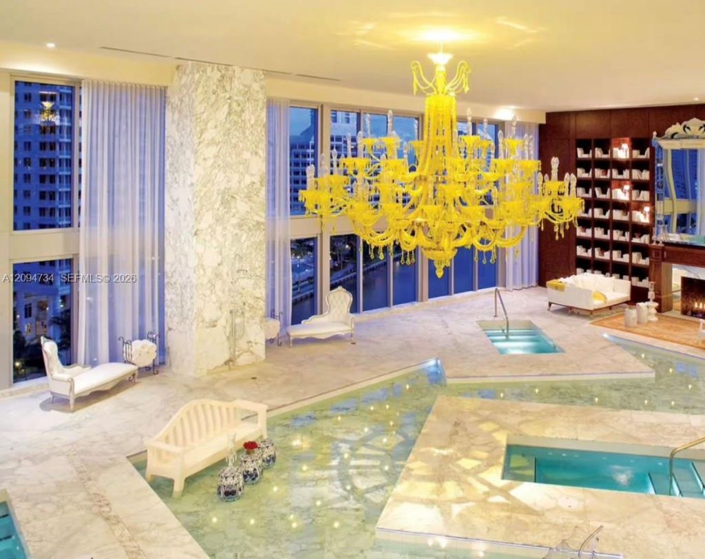 485 Brickell Ave , Unit 3904, Miami, FL 33131 Photo