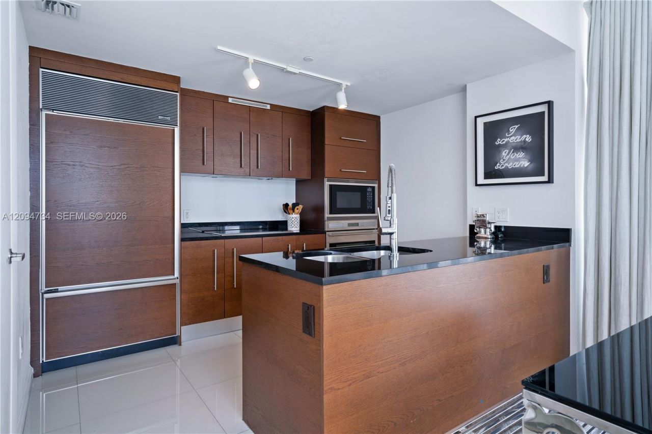 485 Brickell Ave , Unit 3904, Miami, FL 33131 Photo