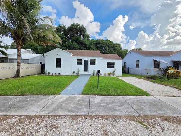 1044 NW 64th St , Miami, FL 33150