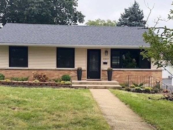 307 S Pierce Avenue , Wheaton, IL 60187
