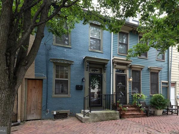 1325 GREEN STREET, HARRISBURG, PA 17102