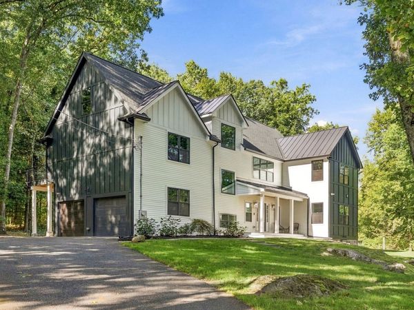 25 Meadowbrook Road, Dover, MA 02030