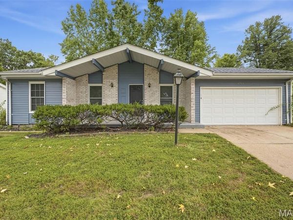 6766 Lesli Mari Court , Florissant, MO 63033