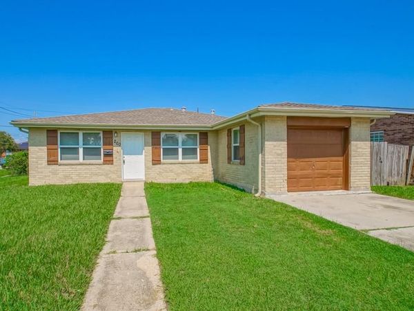 200 HOLY CROSS Place , Kenner, LA 70065