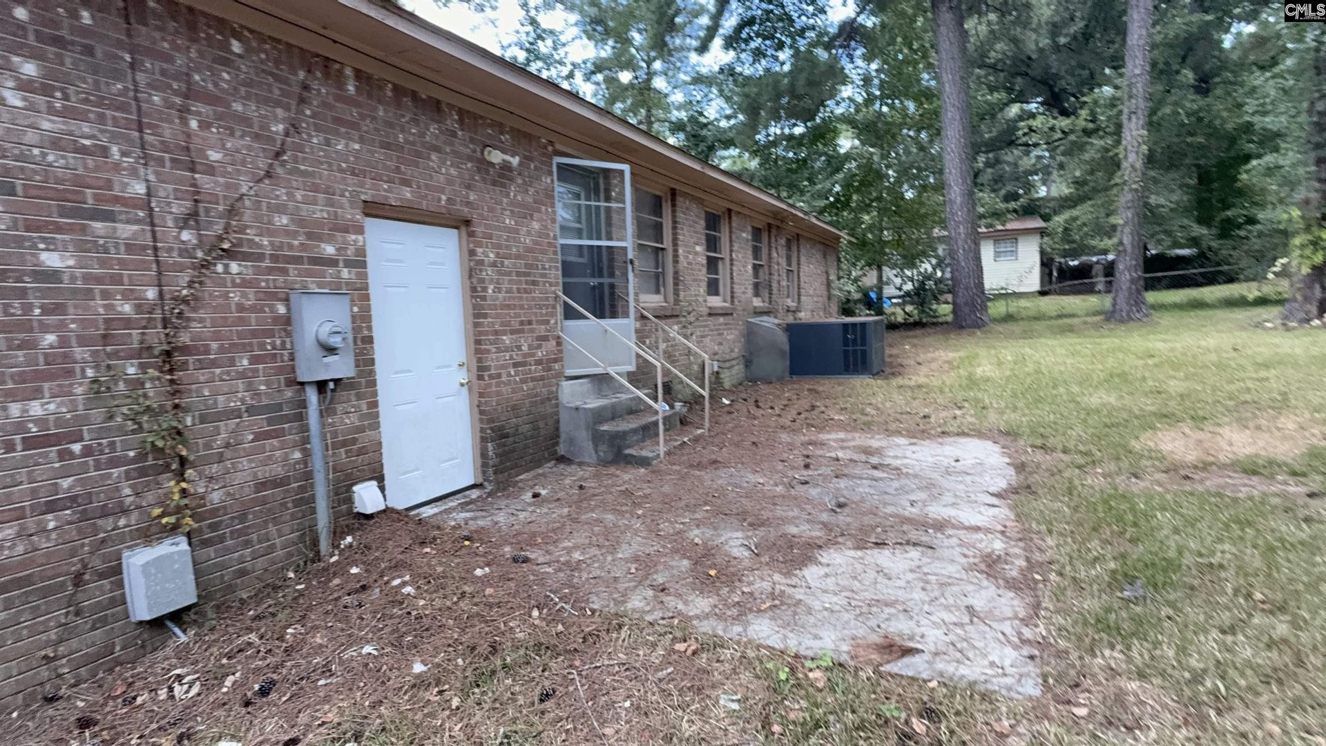 105 Saddlefield Road Photo 12