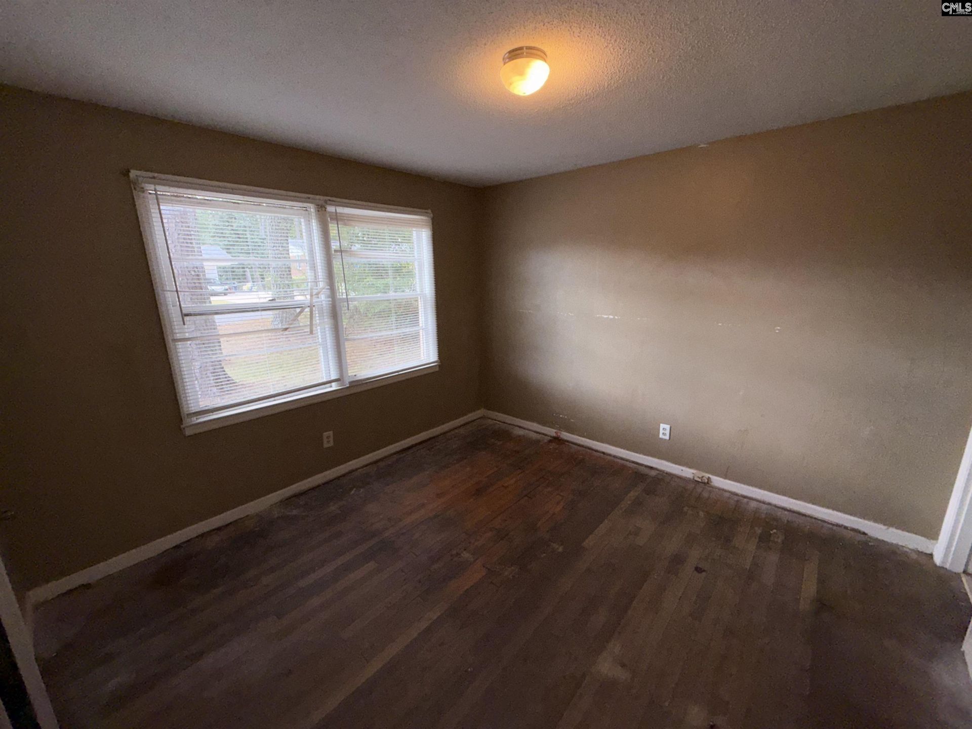 105 Saddlefield Road Photo 7