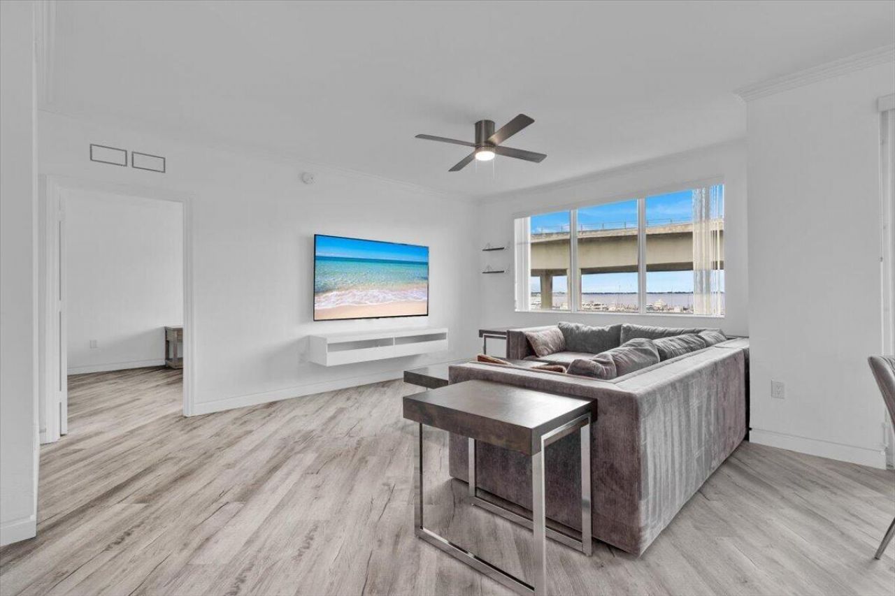 415 NW Flagler Avenue, Stuart, FL 34994 Photo