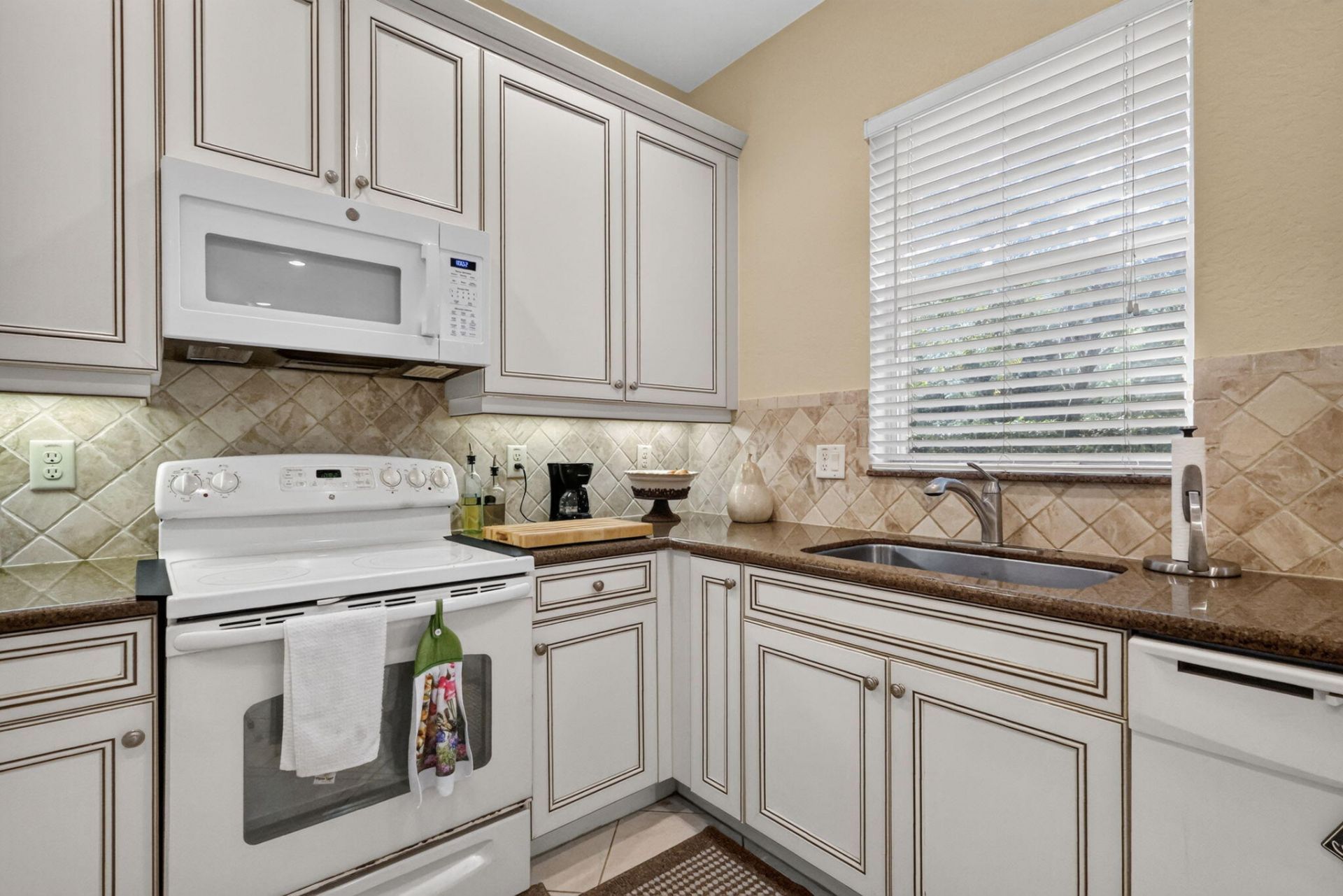 7890 Jewelwood Drive, Boynton Beach, FL 33437 Photo