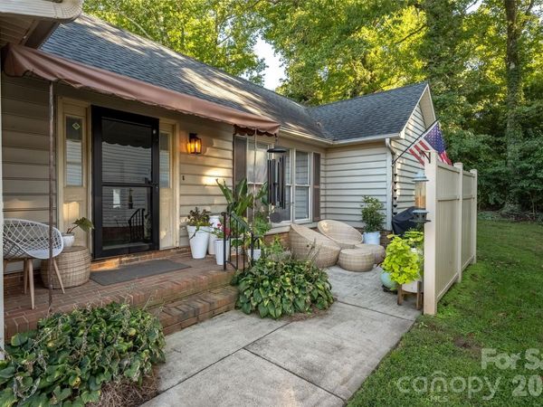 5935 Crape Myrtle Lane, Charlotte, NC 28216