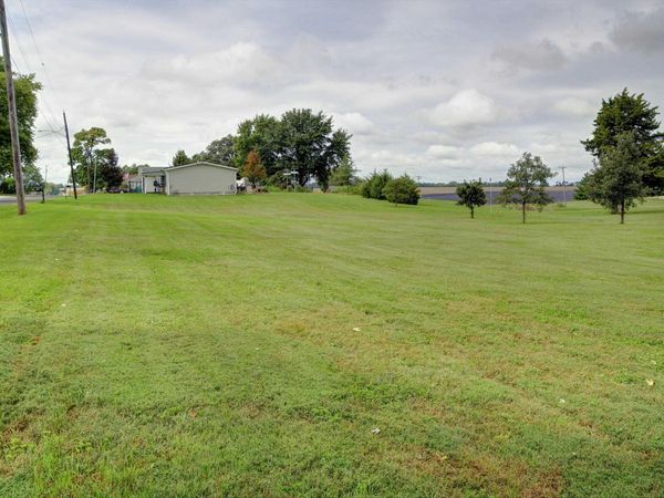 700 W ADAMS Street, Blandinsville, IL 61420