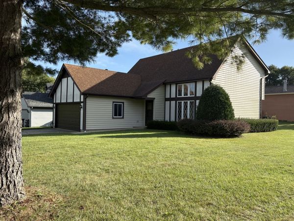 McHenry, IL 60050