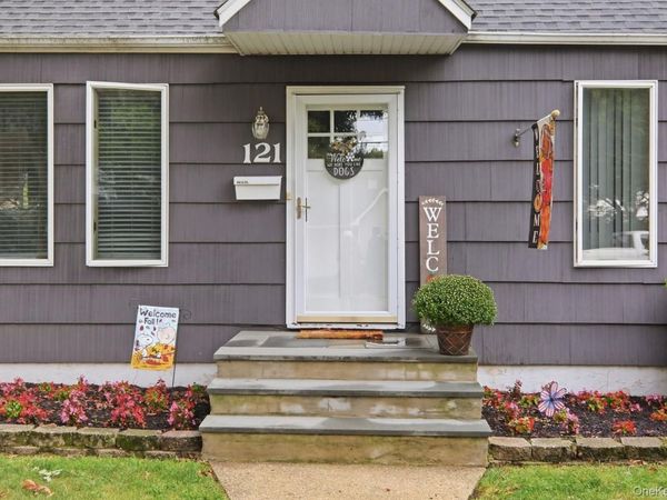 121 N Delaware Avenue , Lindenhurst, NY 11757